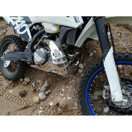 _P-Tech P-Tech Skid Plate with Exhaust Pipe Guard and Plastic Bottom HVA TE 250/300 17-19 | PK005H | Greenland MX_